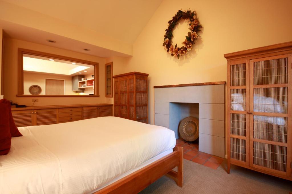 Spinnakers Gastro Brewpub & Guesthouses Виктория Номер фото