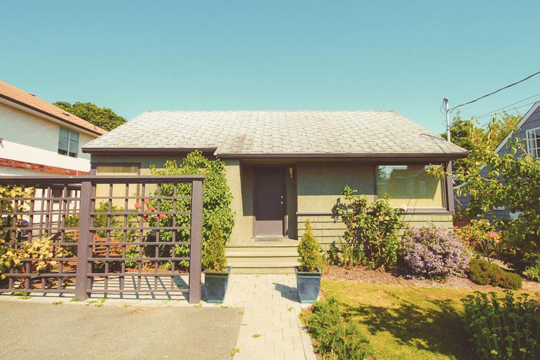 Spinnakers Gastro Brewpub & Guesthouses Виктория Экстерьер фото